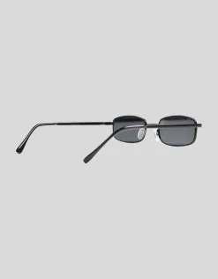 Ari Sunglasses in Black