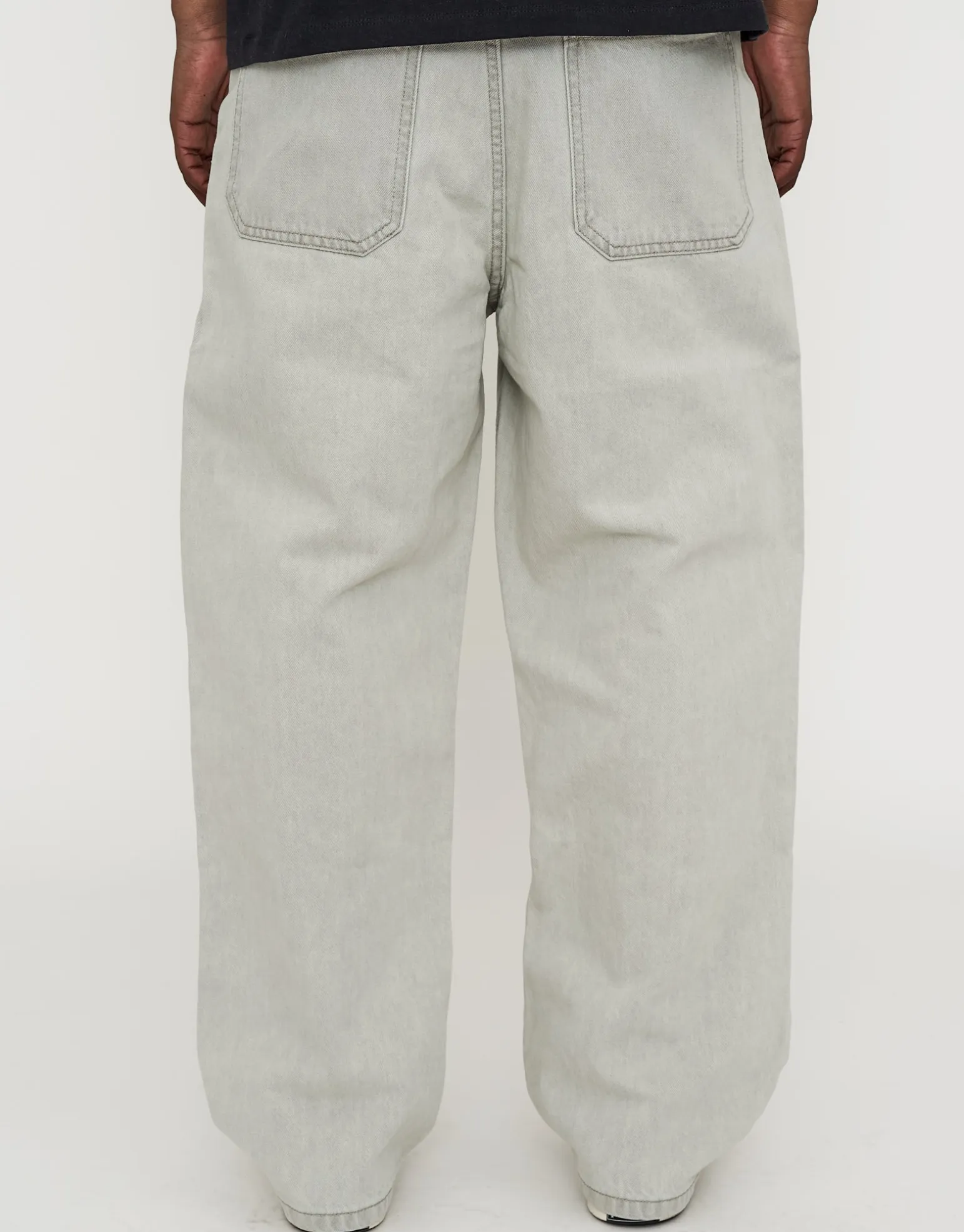 Baggy Fit Jeans in Acid Black