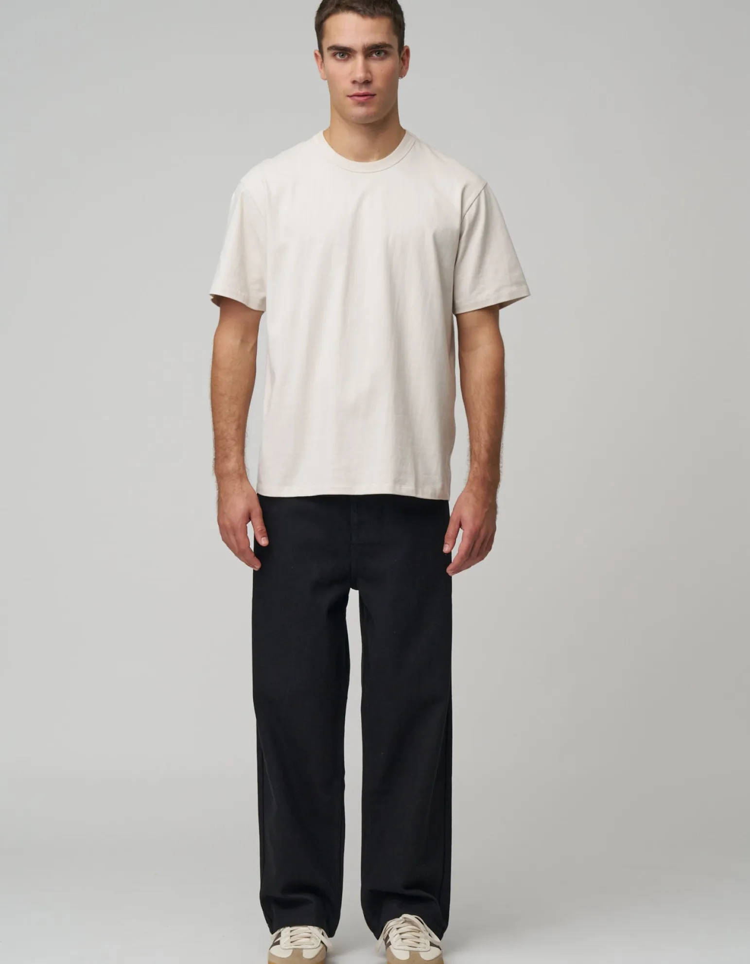Baggy Fit Jeans in Acid Black