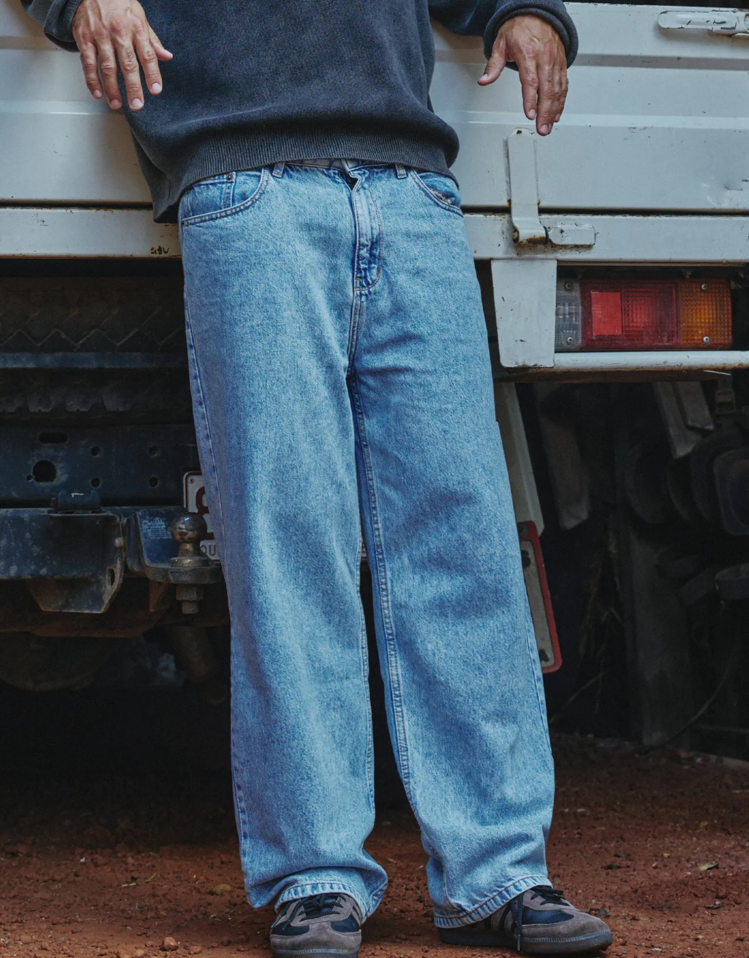 Baggy Fit Jeans in Bleached Grey