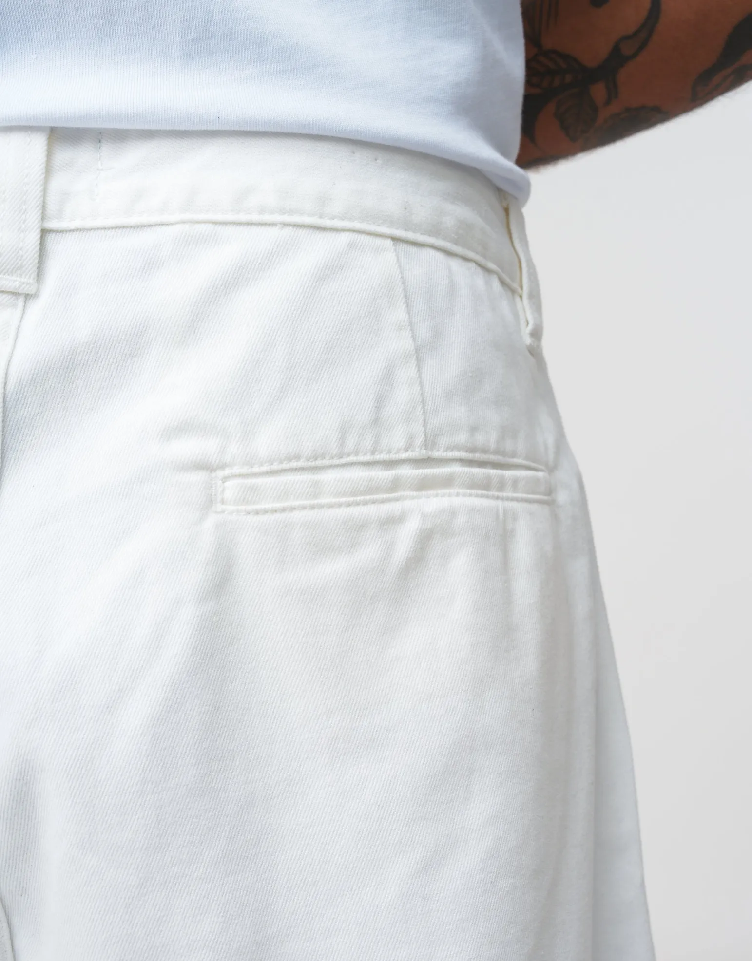 Baggy Fit Pleated Pants in Tan