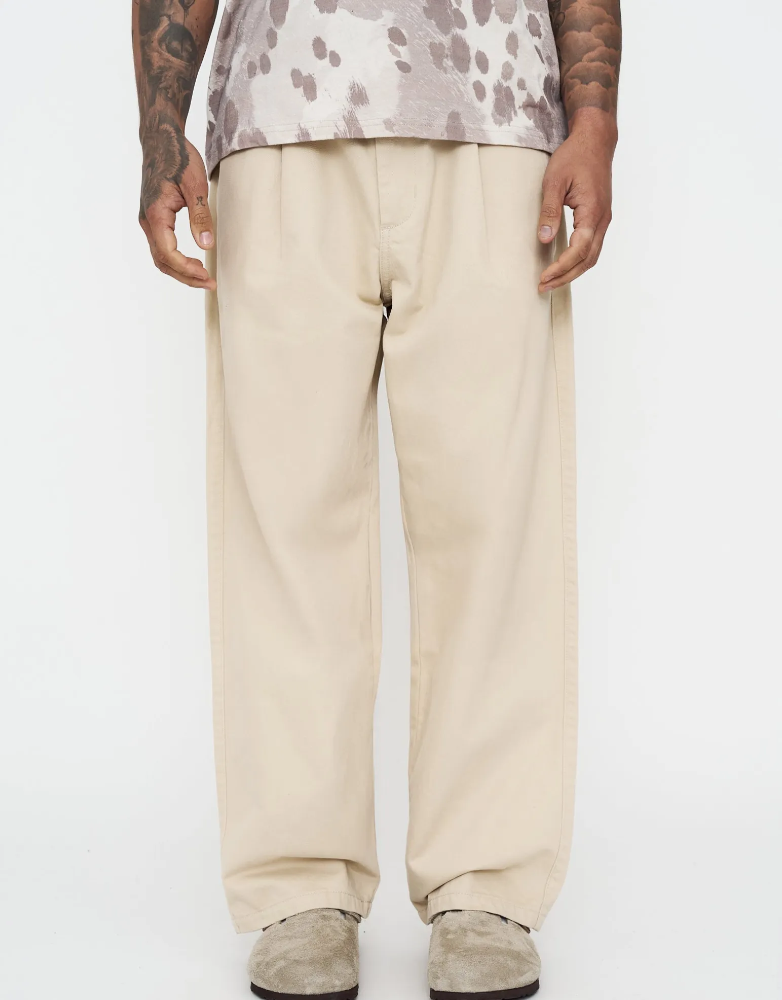 Baggy Fit Pleated Pants in Tan