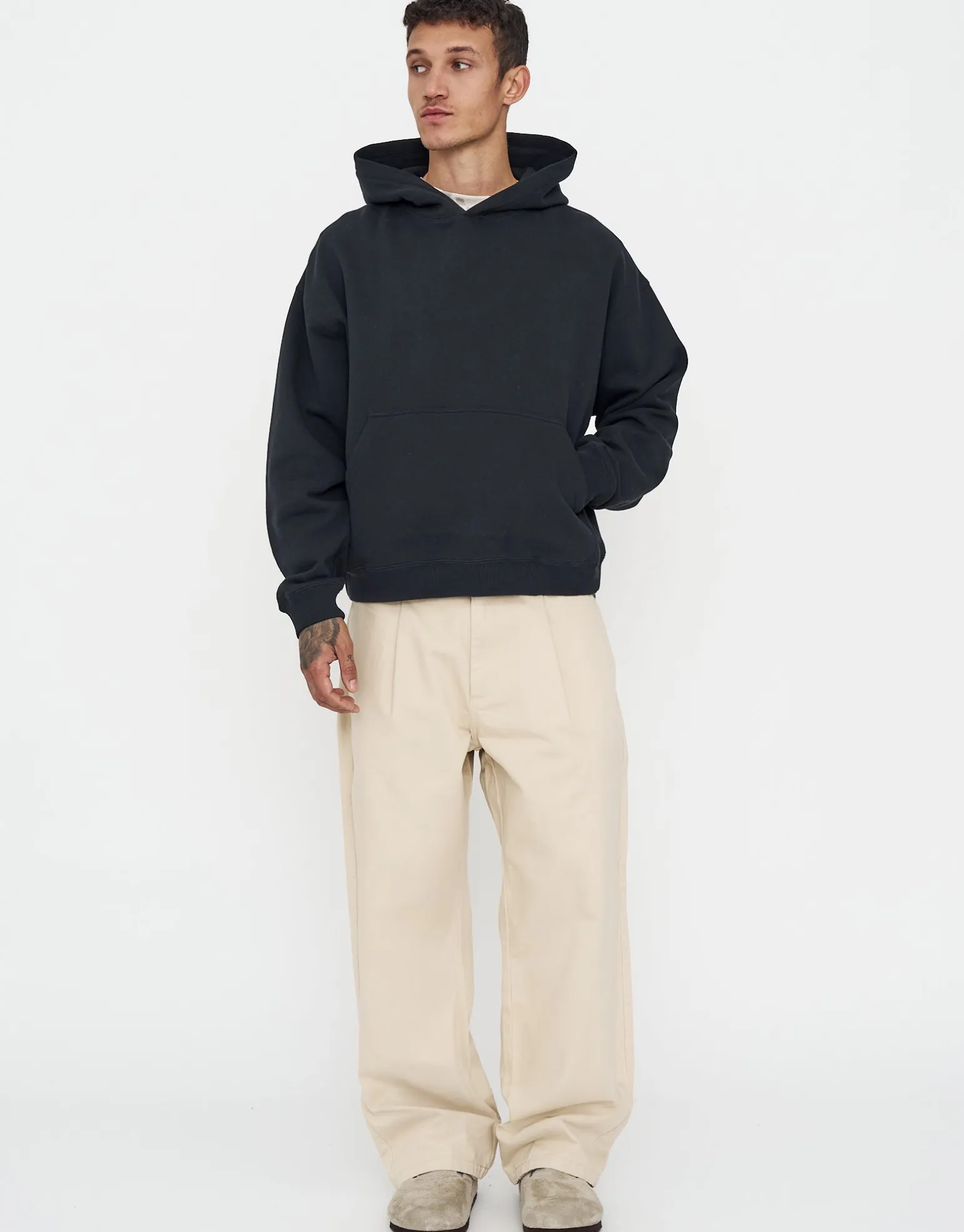 Baggy Fit Pleated Pants in Tan