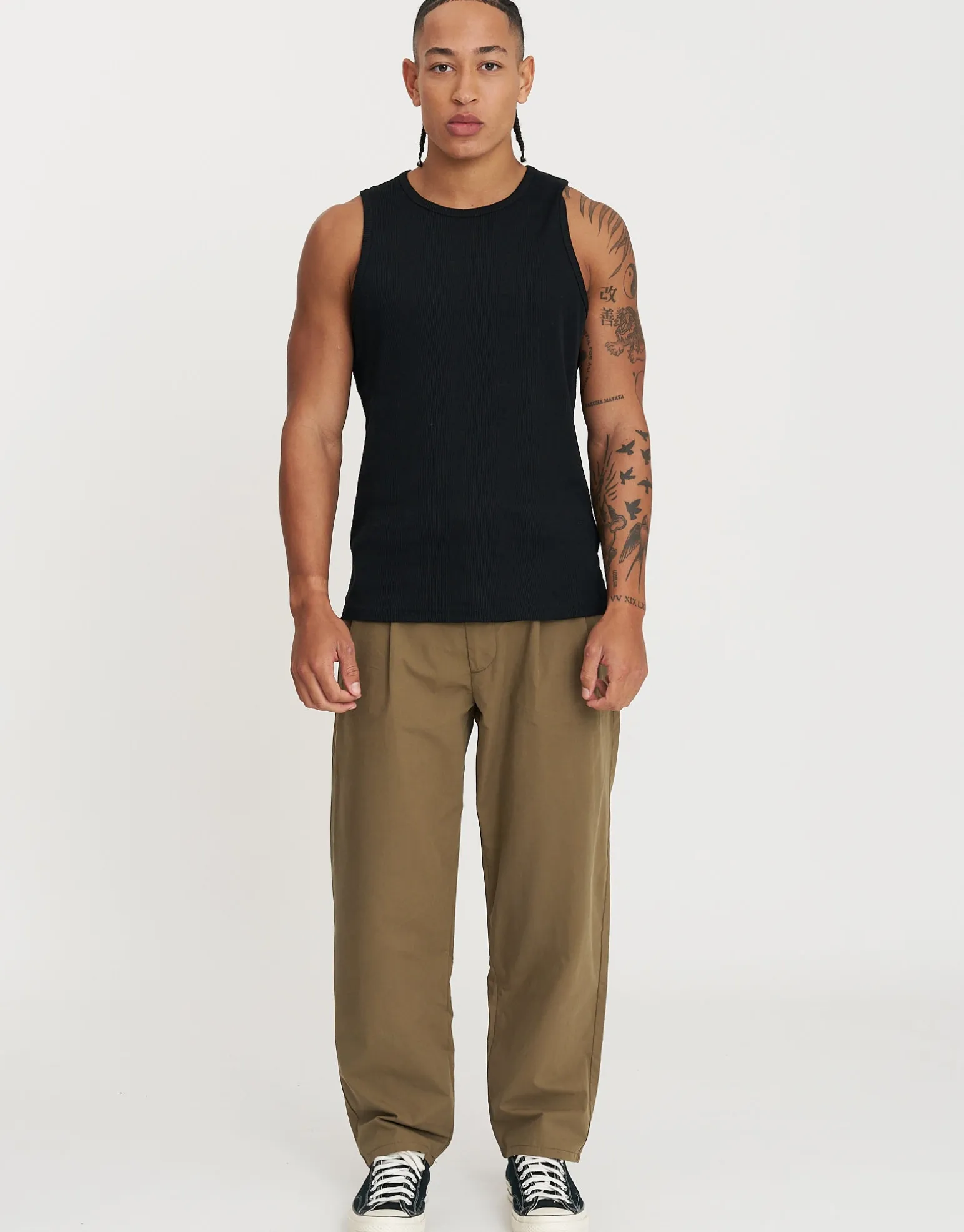 Baggy Pleated Pants in Khaki
