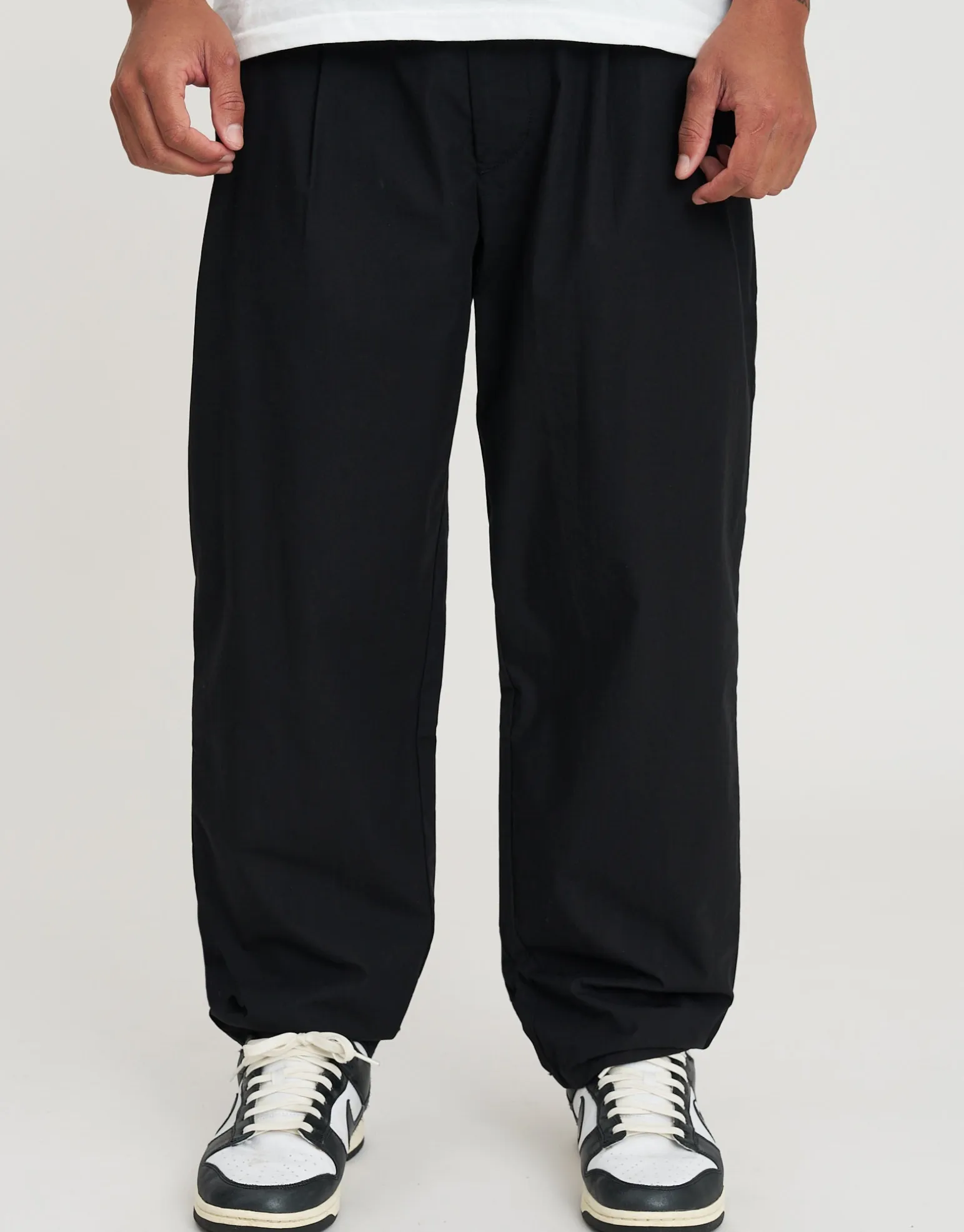 Baggy Pleated Pants in Khaki