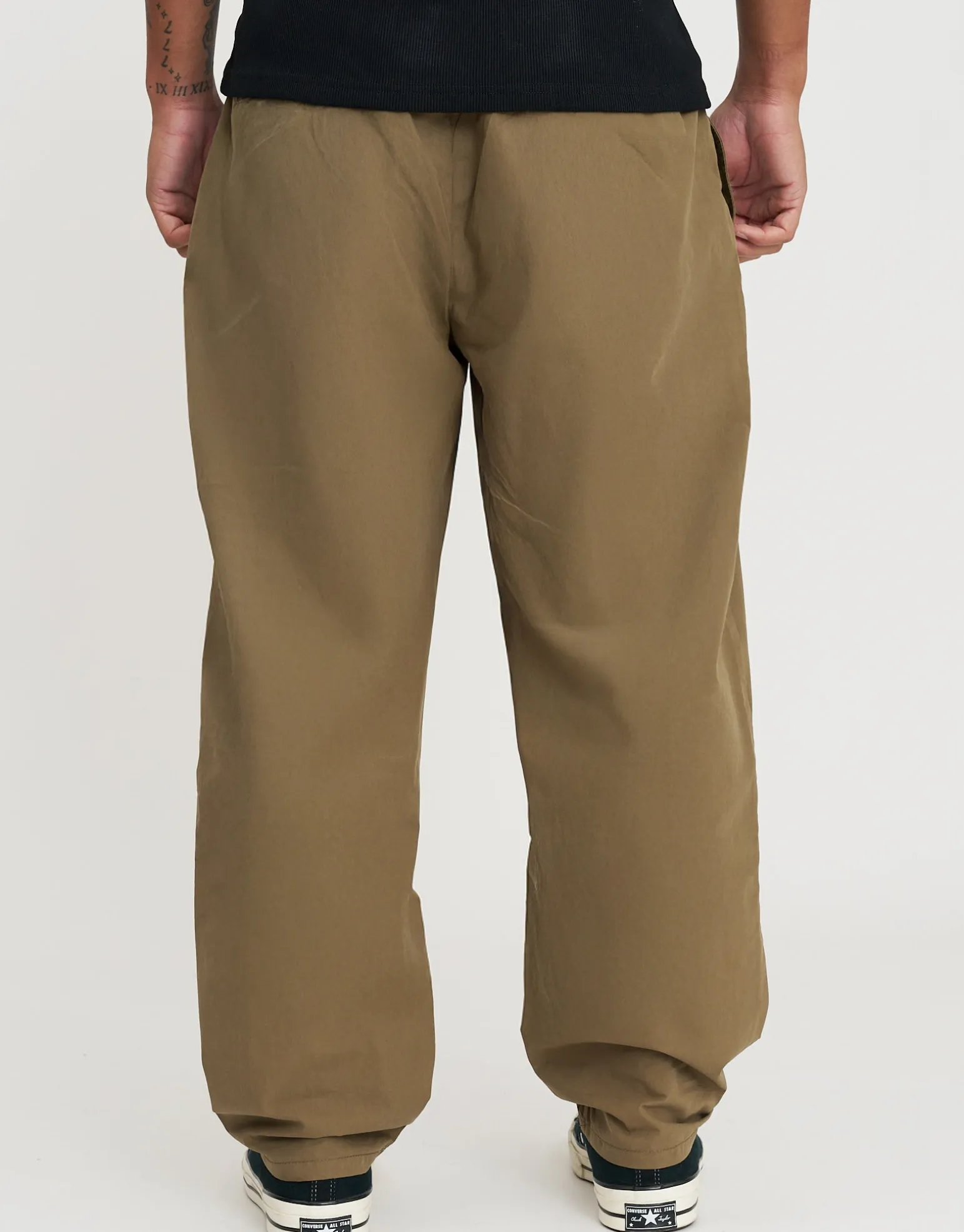Baggy Pleated Pants in Khaki