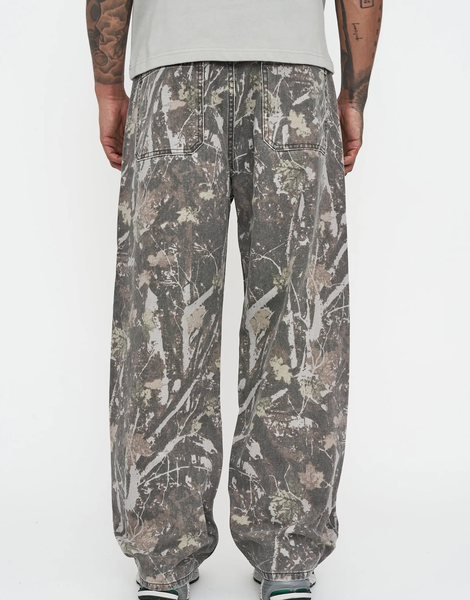 Baggy Vintage Foliage Camo Pants in Camo