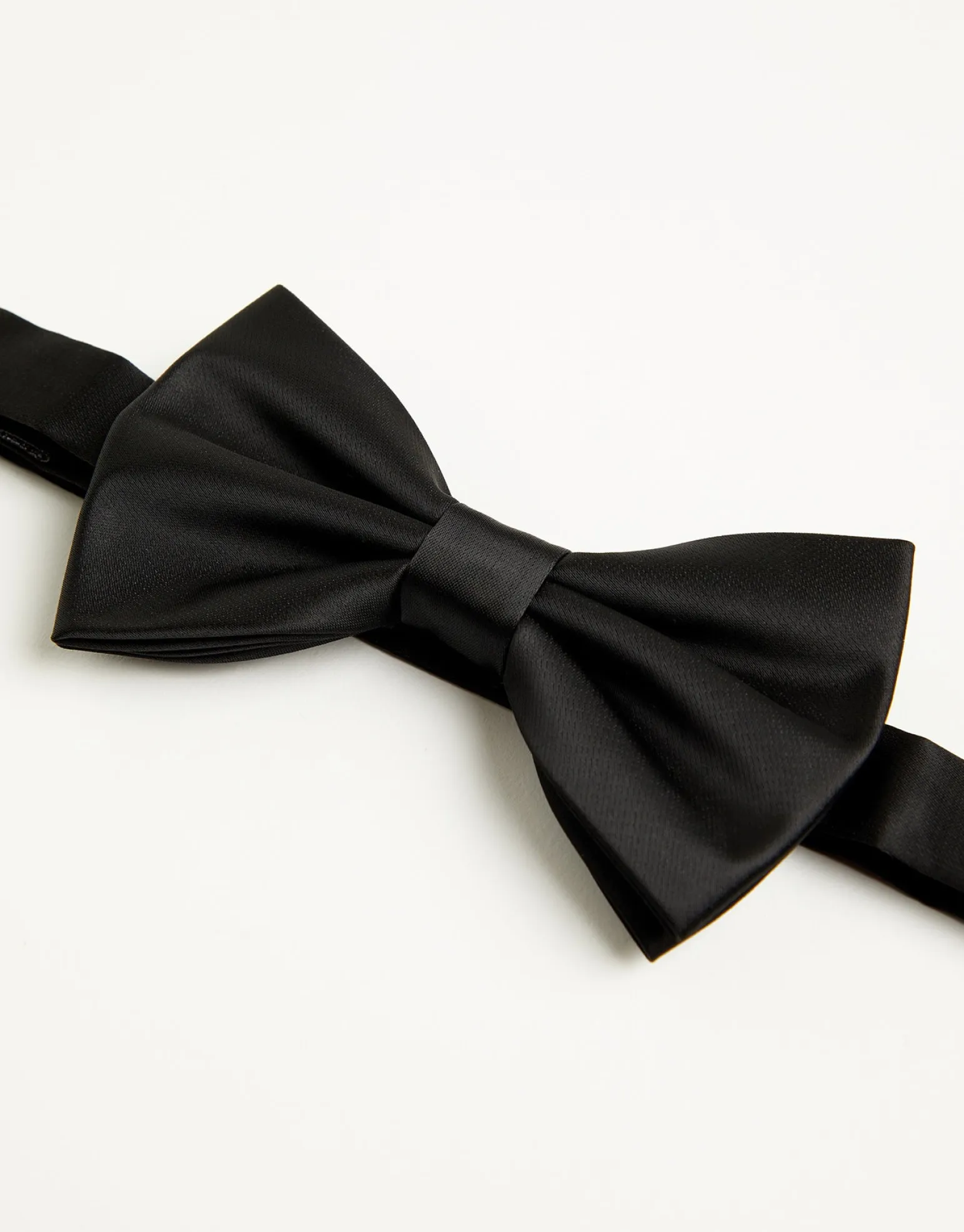 Bow Tie in Black