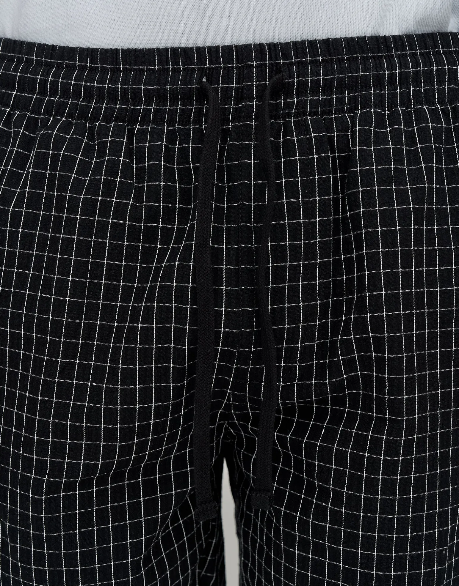 Check Pattern Elastic Waist Shorts in Black