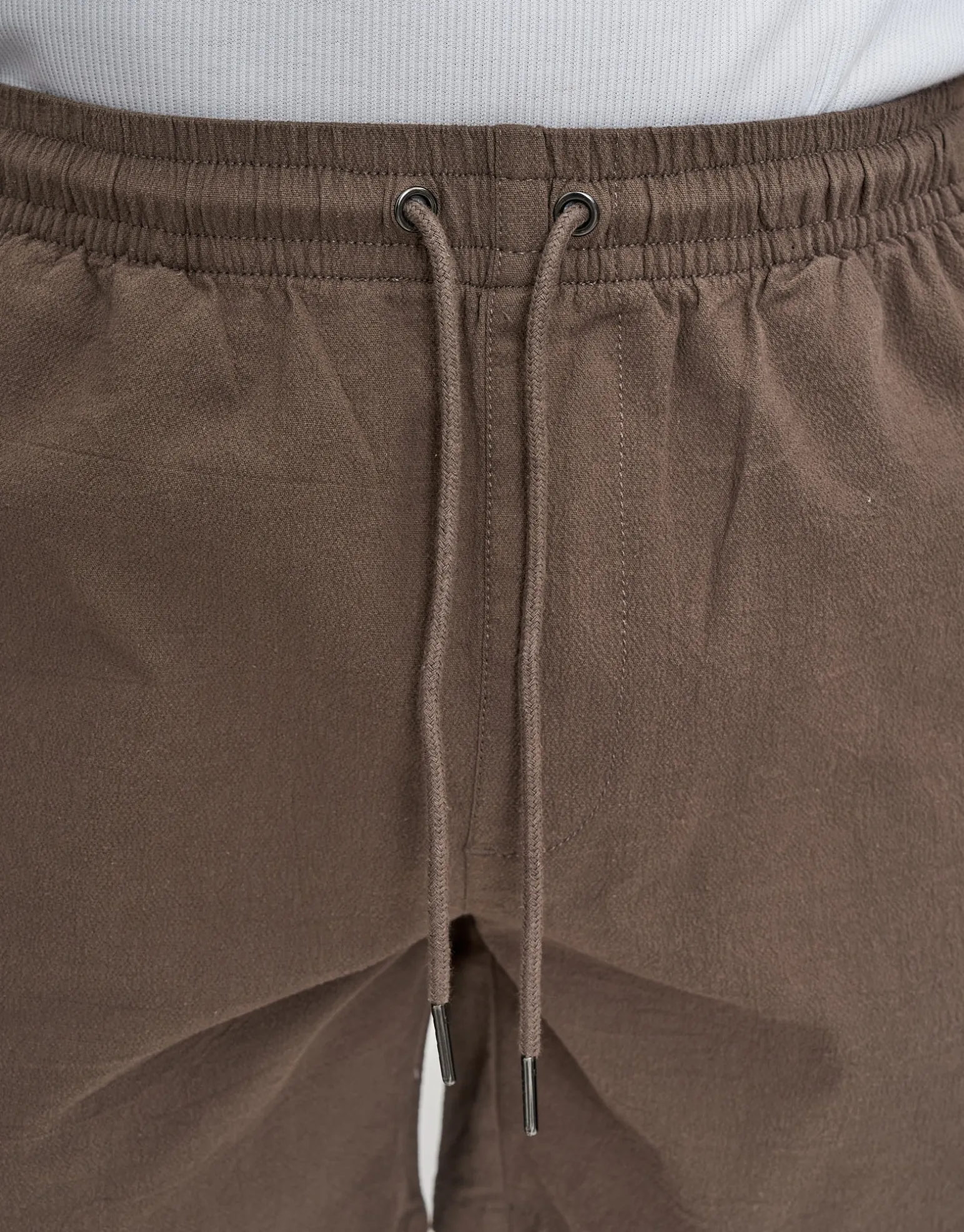 Crinkle Texture Elastic Waist Shorts in Brown