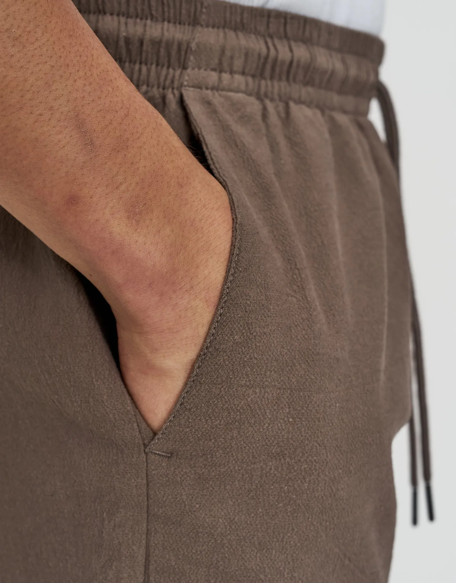 Crinkle Texture Elastic Waist Shorts in Charcoal