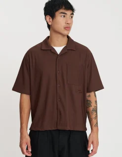 Cropped Plisse Embroidered Short Sleeve Shirt in Black