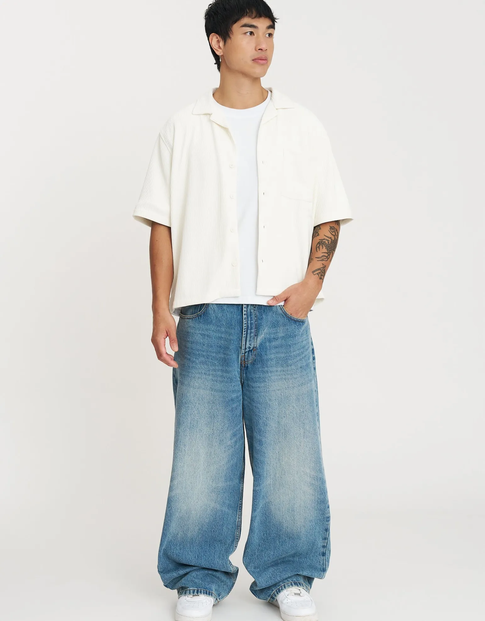 Cropped Plisse Embroidered Short Sleeve Shirt in Off White