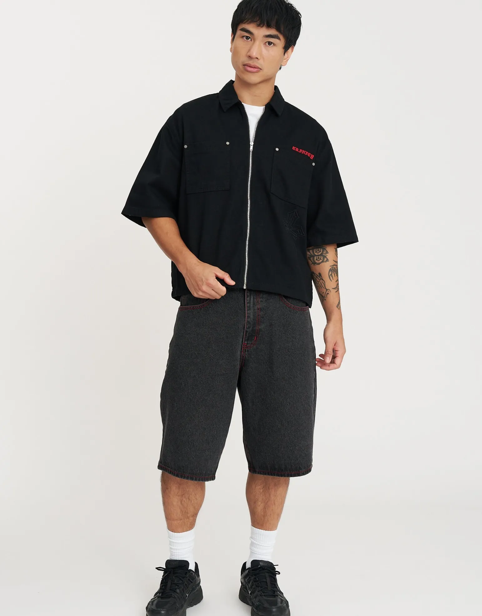 Cropped Zip Up Short Sleeve Shirt in Black