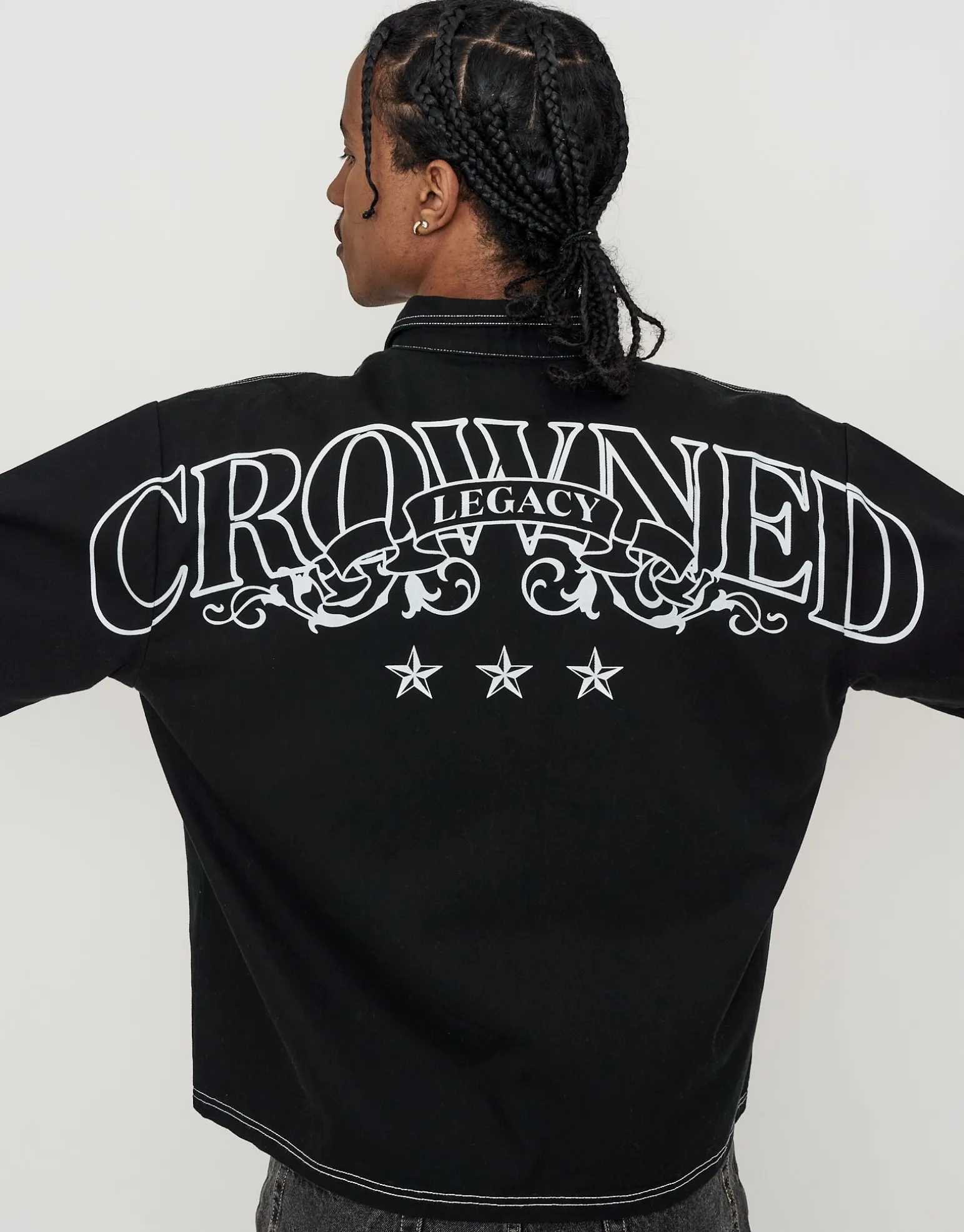 Crowned Legacy Cropped Short Sleeve Shirt in Black