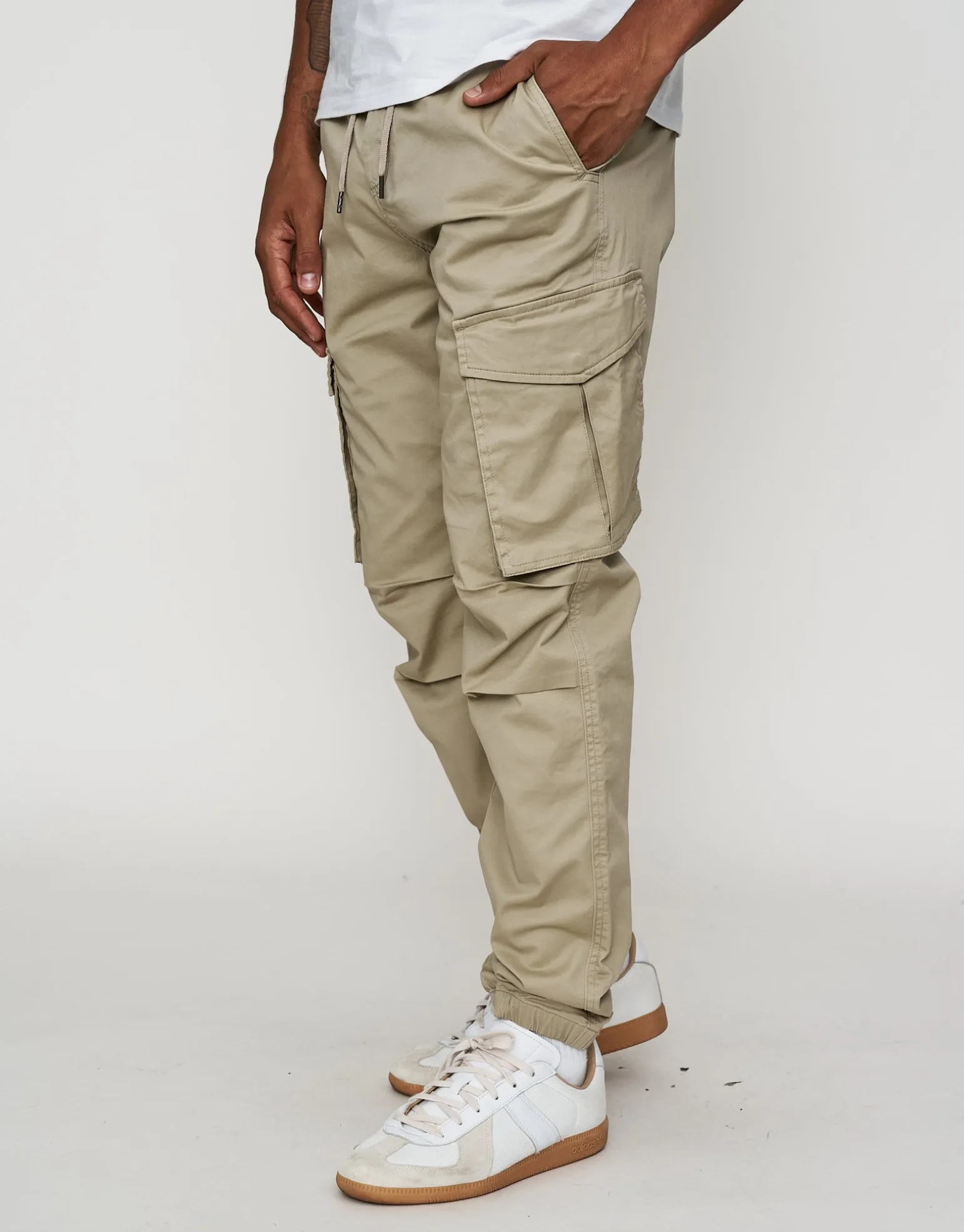 Cuffed Cargo Joggers in Stone