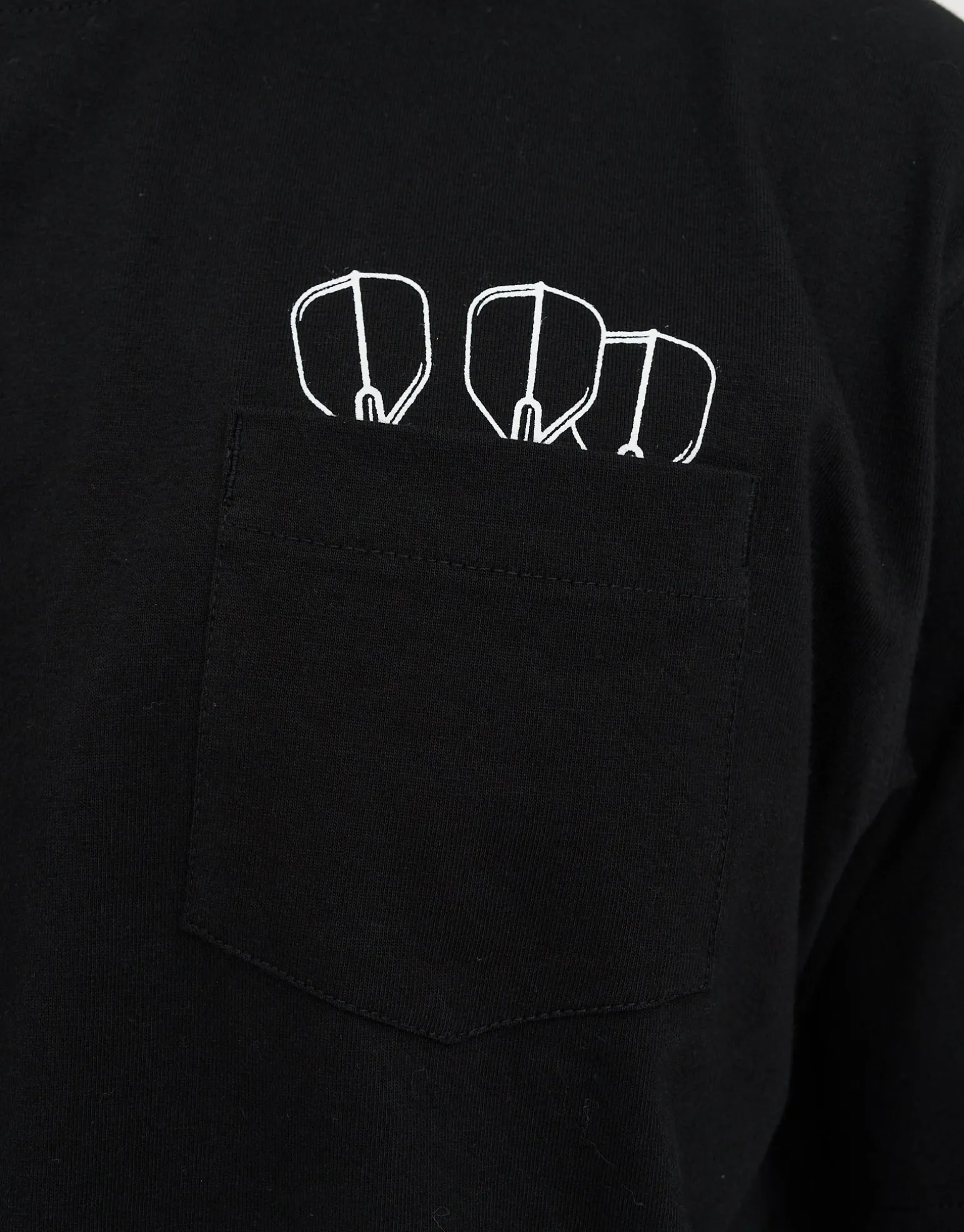 Darts Relaxed Fit T Shirt in Black