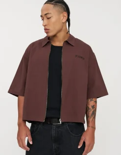 Faded Zip Up Short Sleeve Shirt in Bitter Brown