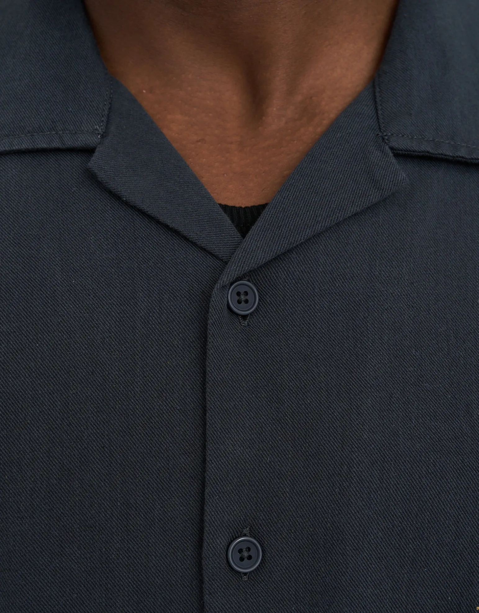 Global Industries Cropped Short Sleeve Shirt in Ebony