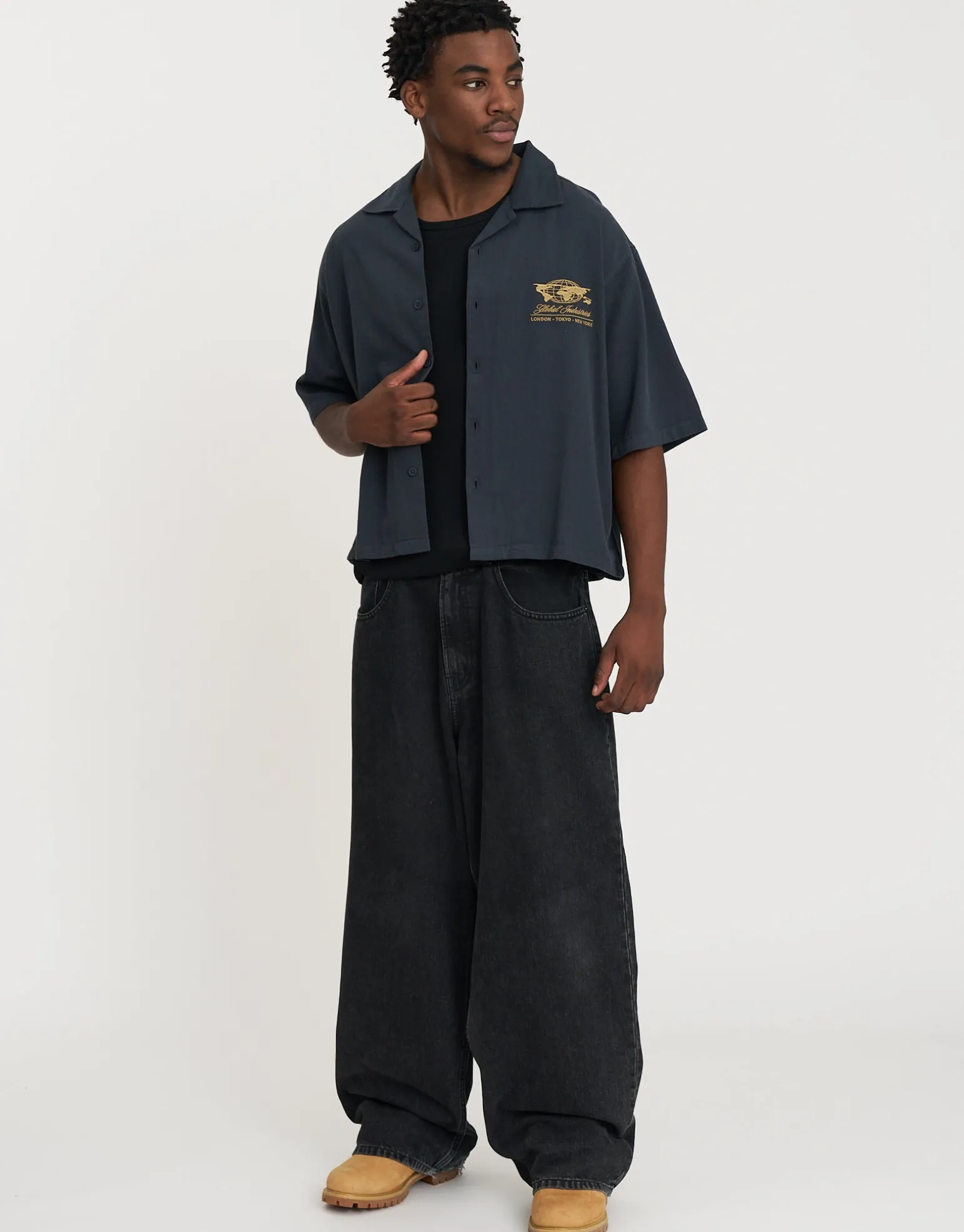 Global Industries Cropped Short Sleeve Shirt in Ebony