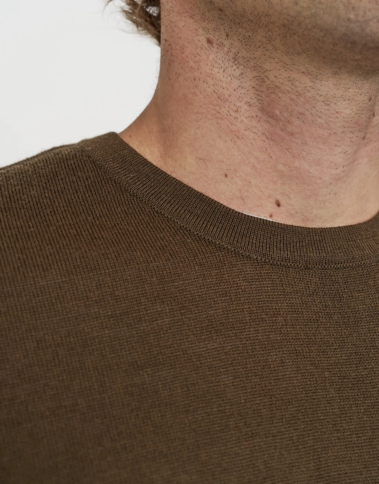 100% Merino Crew Neck Knit Jumper in Chocolate