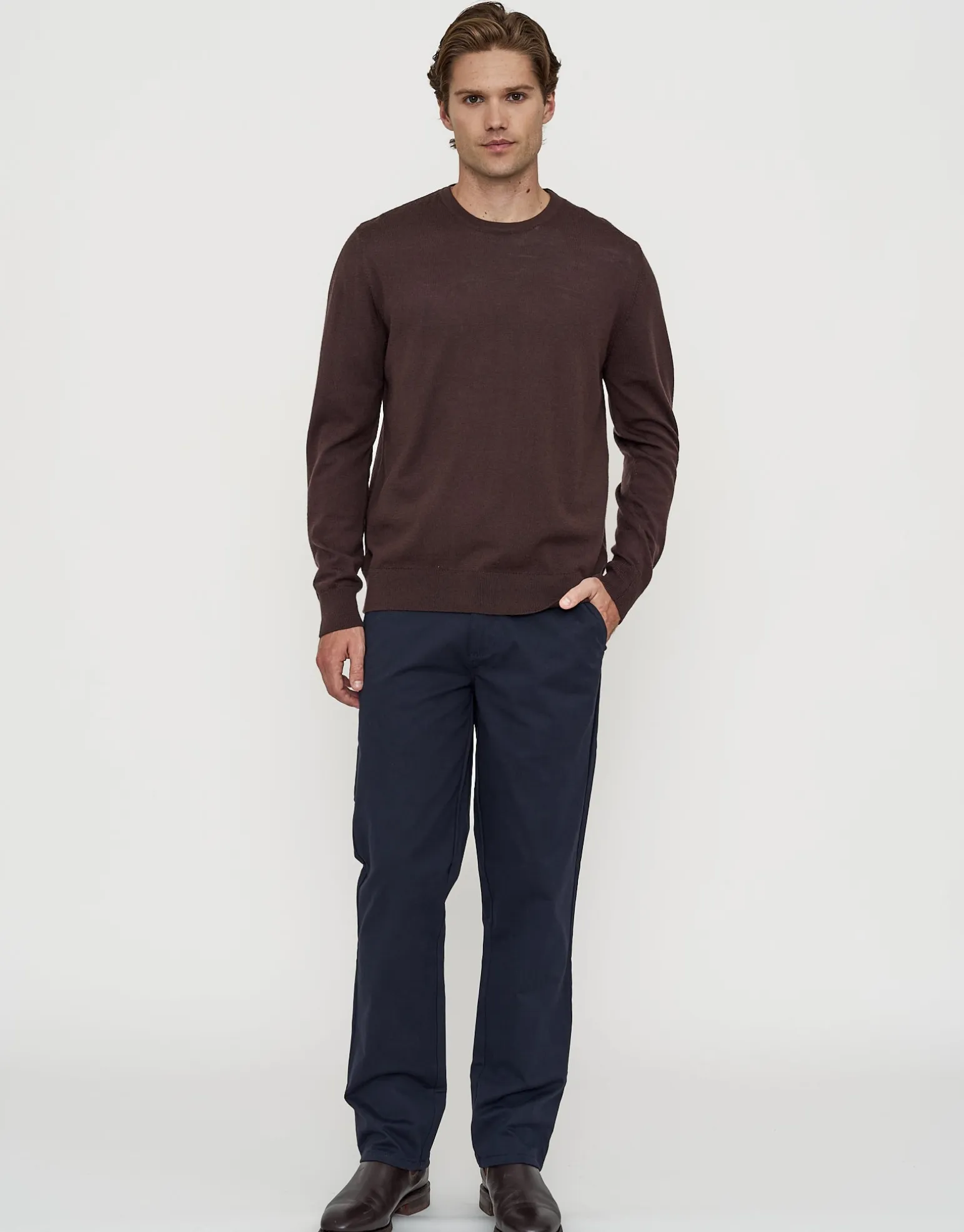100% Merino Crew Neck Knit Jumper in Chocolate