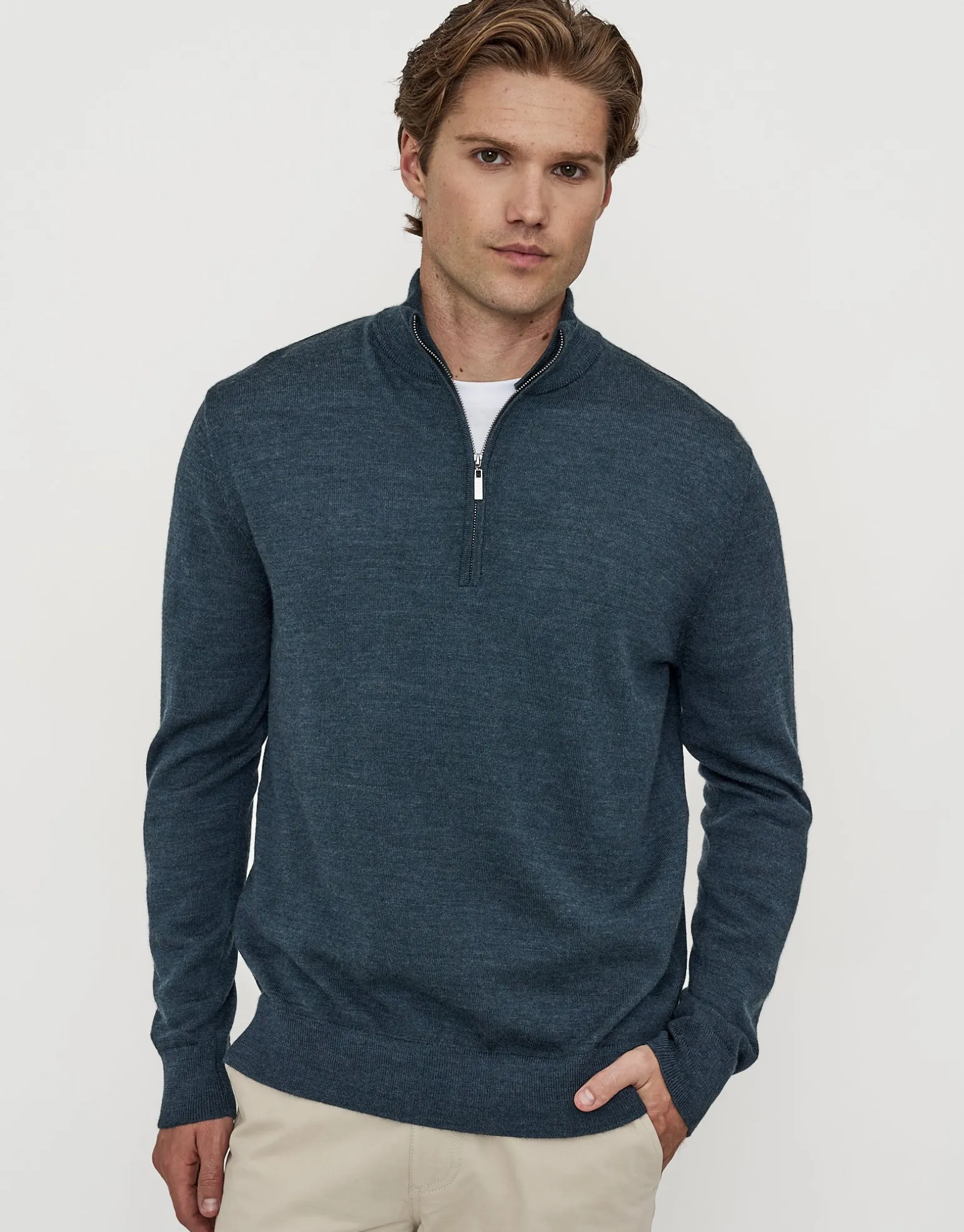 100% Merino Quarter Zip Knit Jumper in Olive