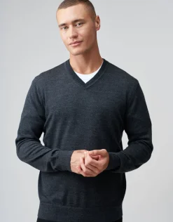 100% Merino V Neck Knit Jumper in Black