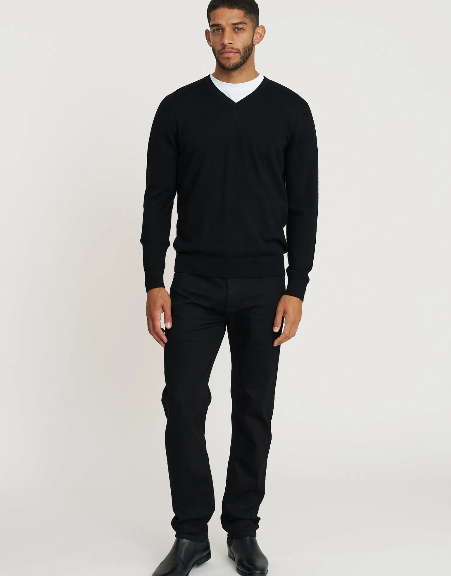 100% Merino V Neck Knit Jumper in Charcoal