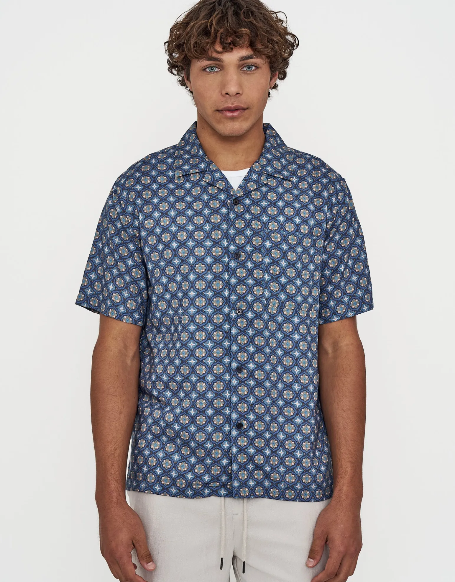 Mosaic Short Sleeve Shirt in Ombre Blue