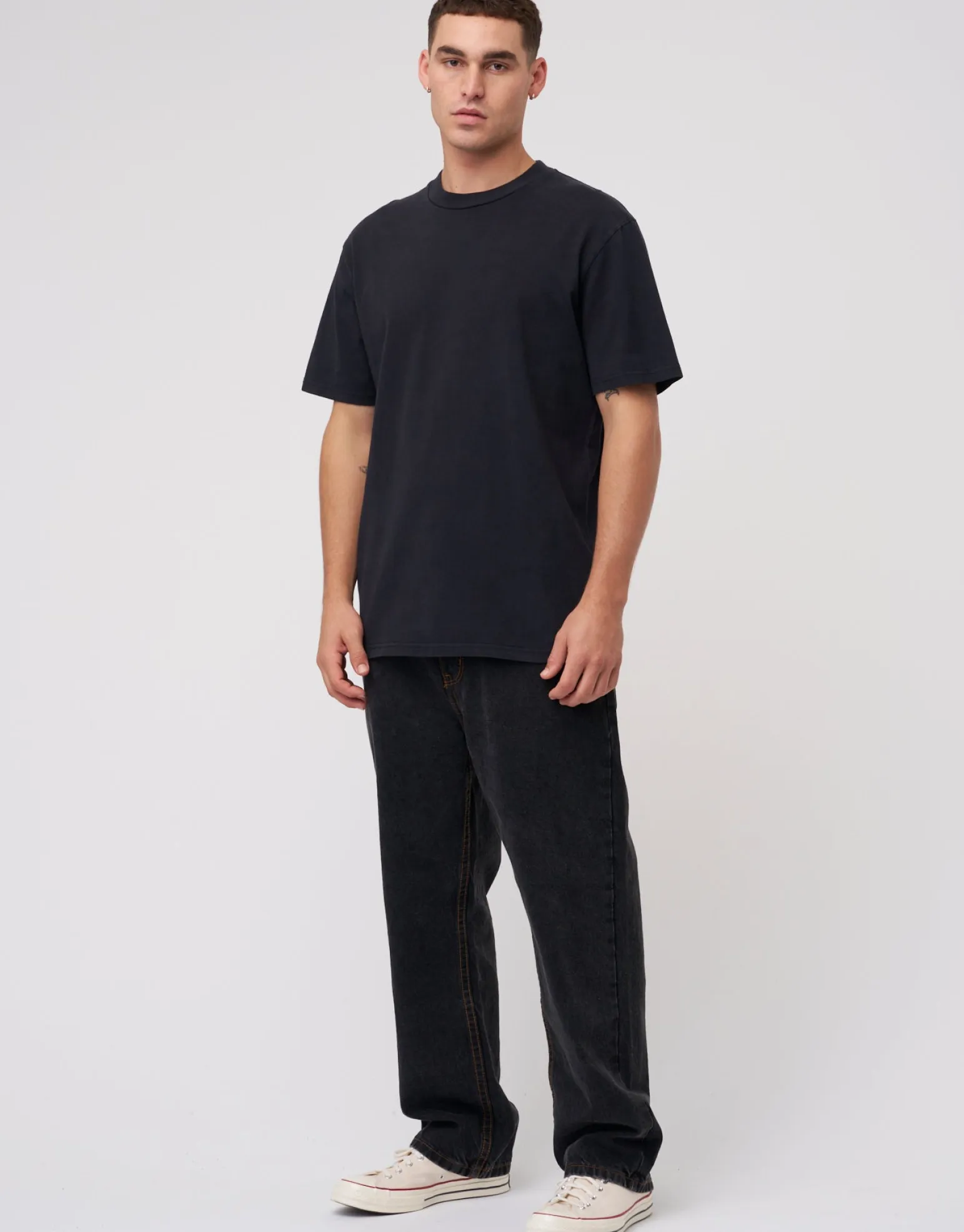 Perfect Relaxed Fit T Shirt in Solid Black