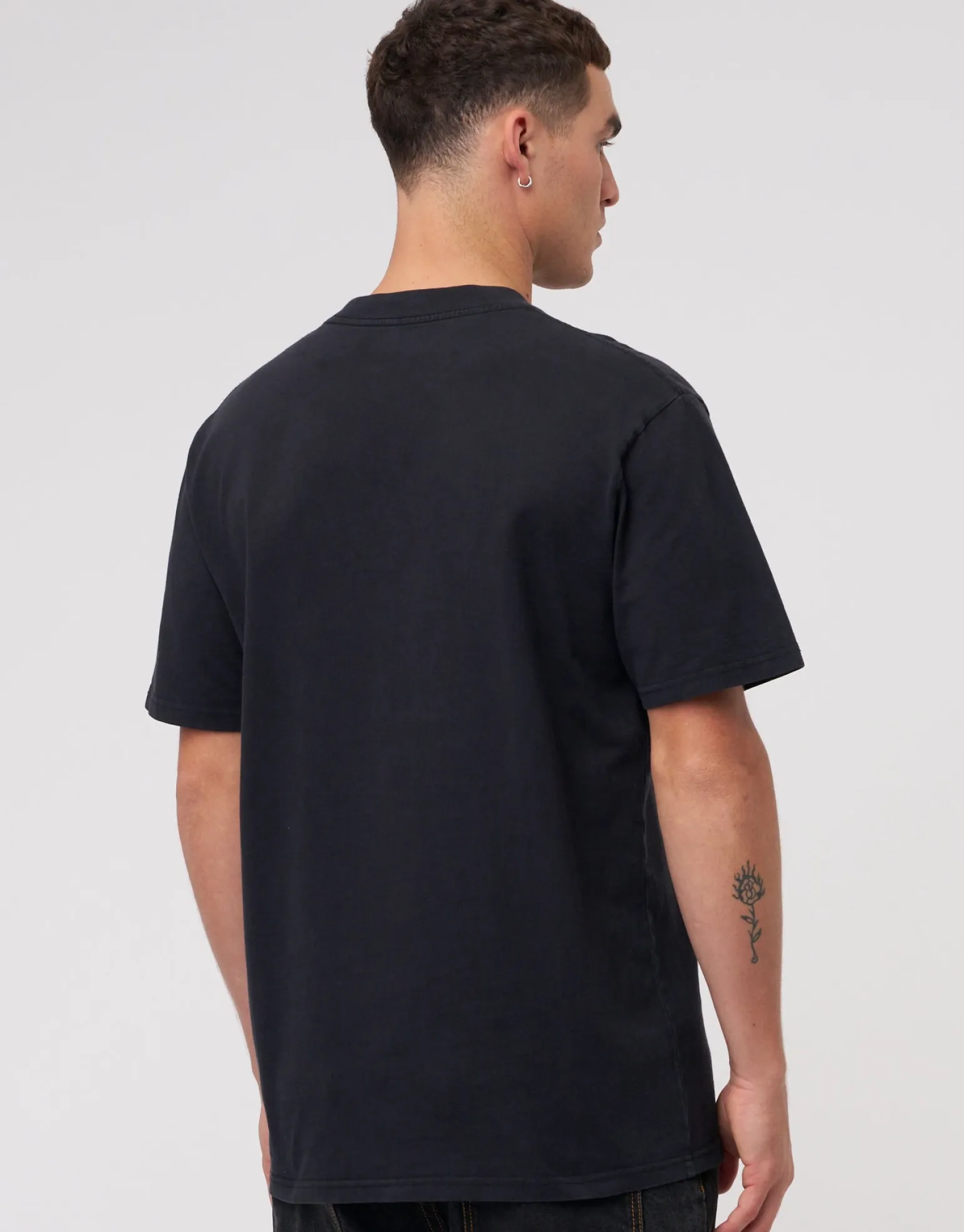 Perfect Relaxed Fit T Shirt in Solid Black