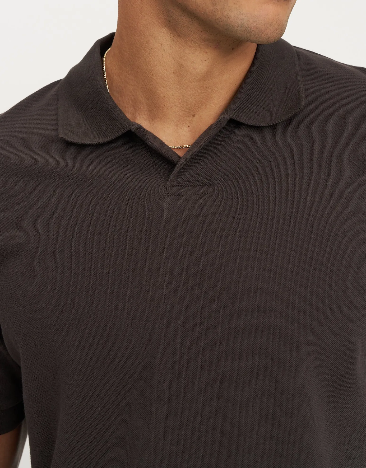 Pique Johnny Collar Short Sleeve Polo in Chocolate