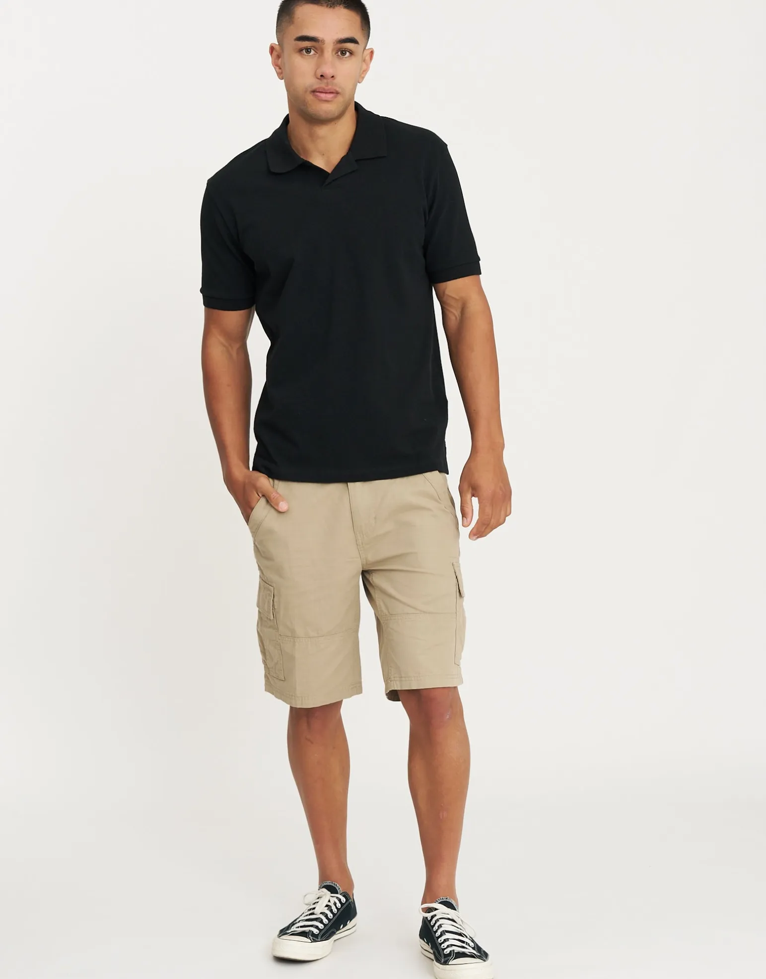 Pique Johnny Collar Short Sleeve Polo in Chocolate