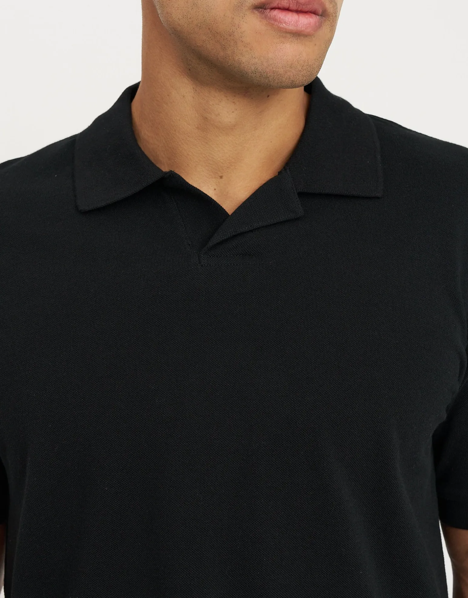 Pique Johnny Collar Short Sleeve Polo in Chocolate