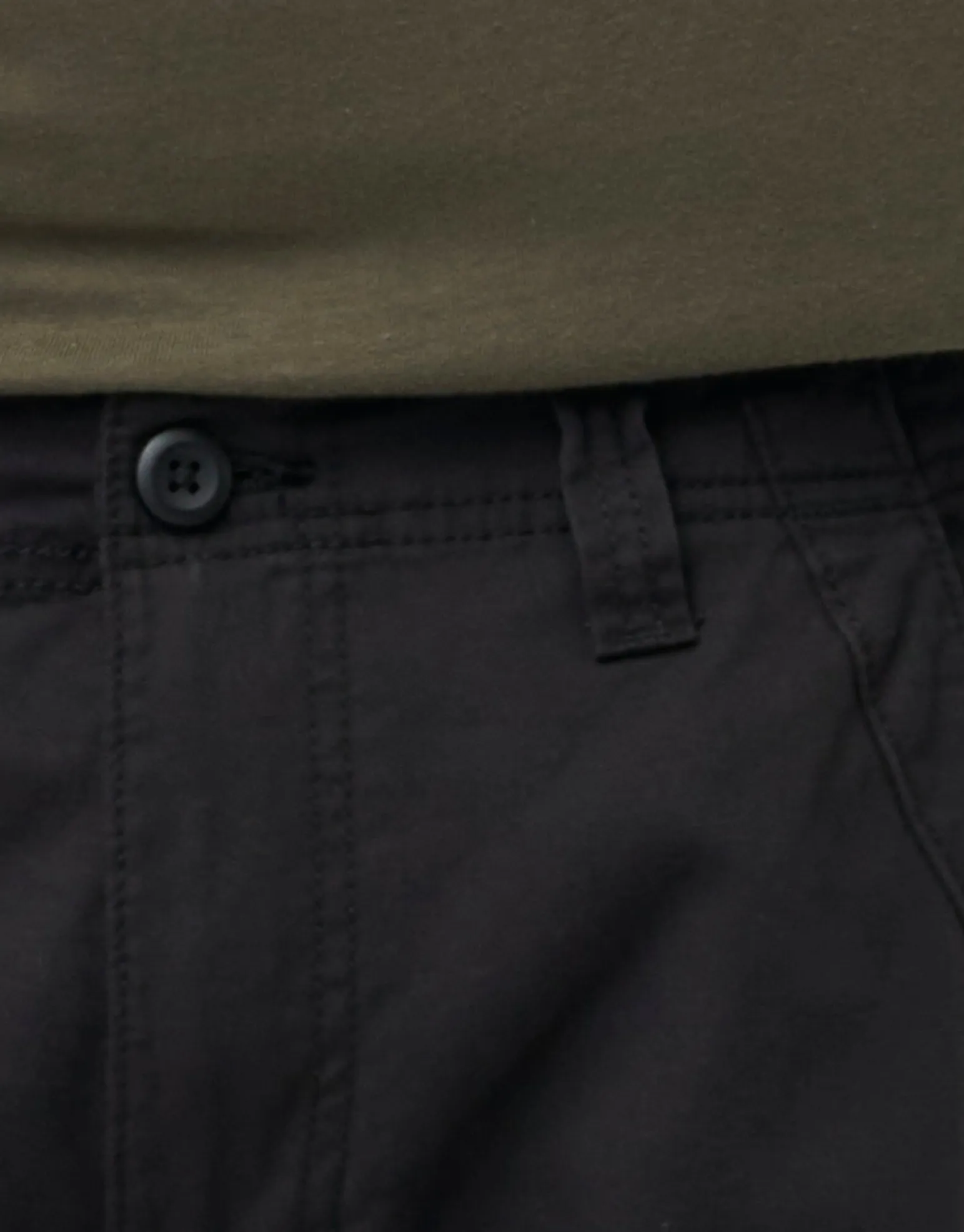 Plain Regular Fit Cargo Shorts in Black