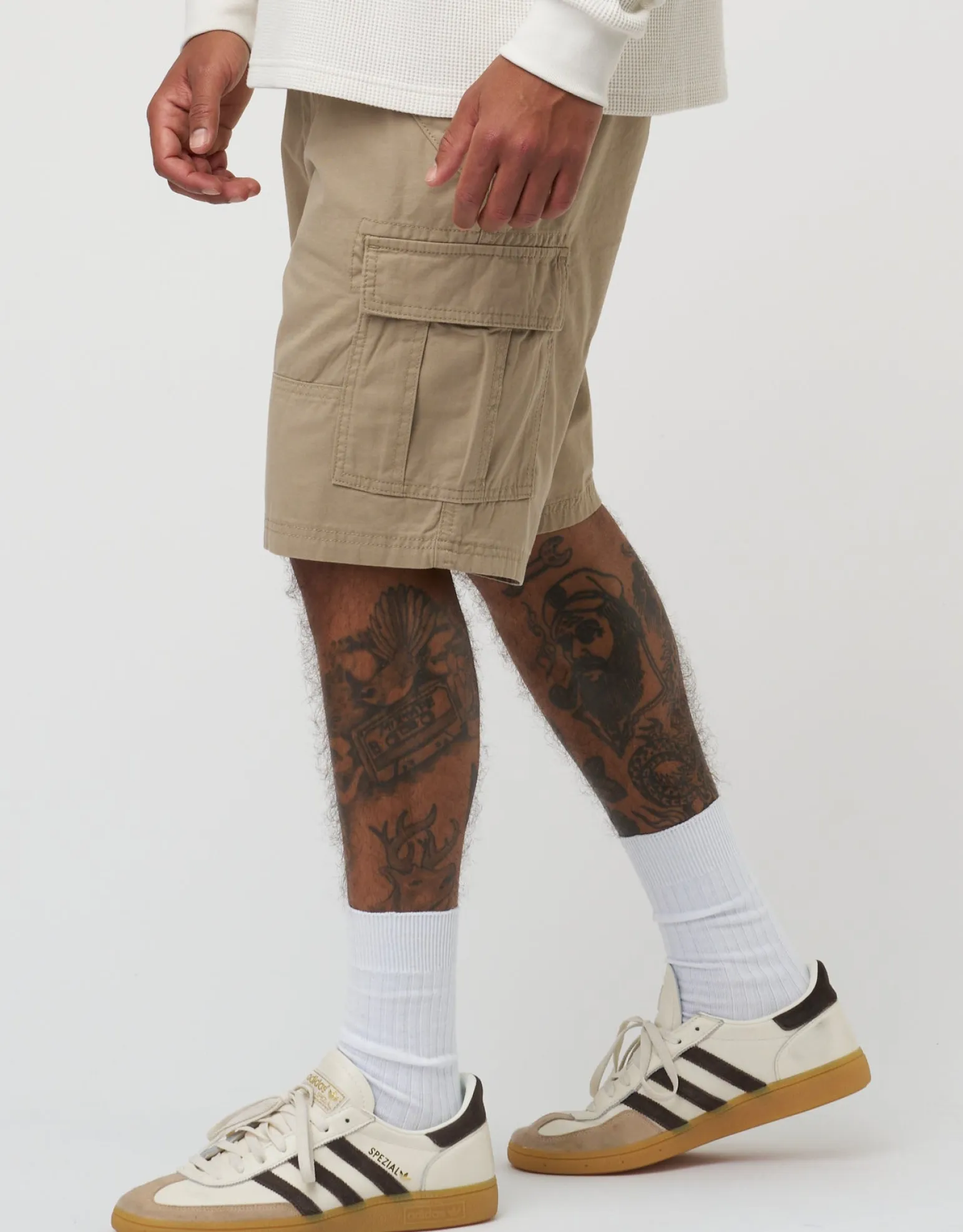 Plain Regular Fit Cargo Shorts in Tan