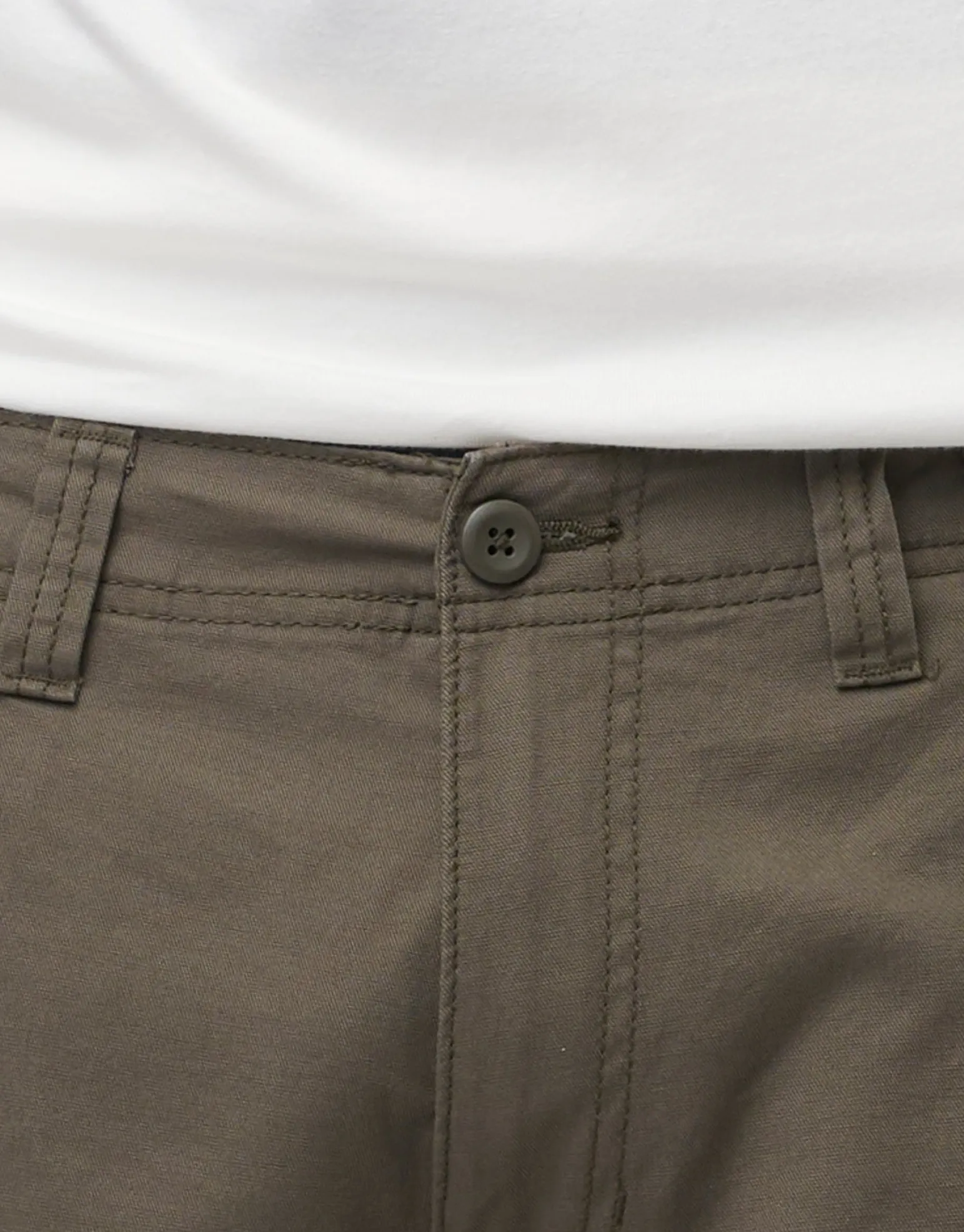Plain Regular Fit Cargo Shorts in Bone
