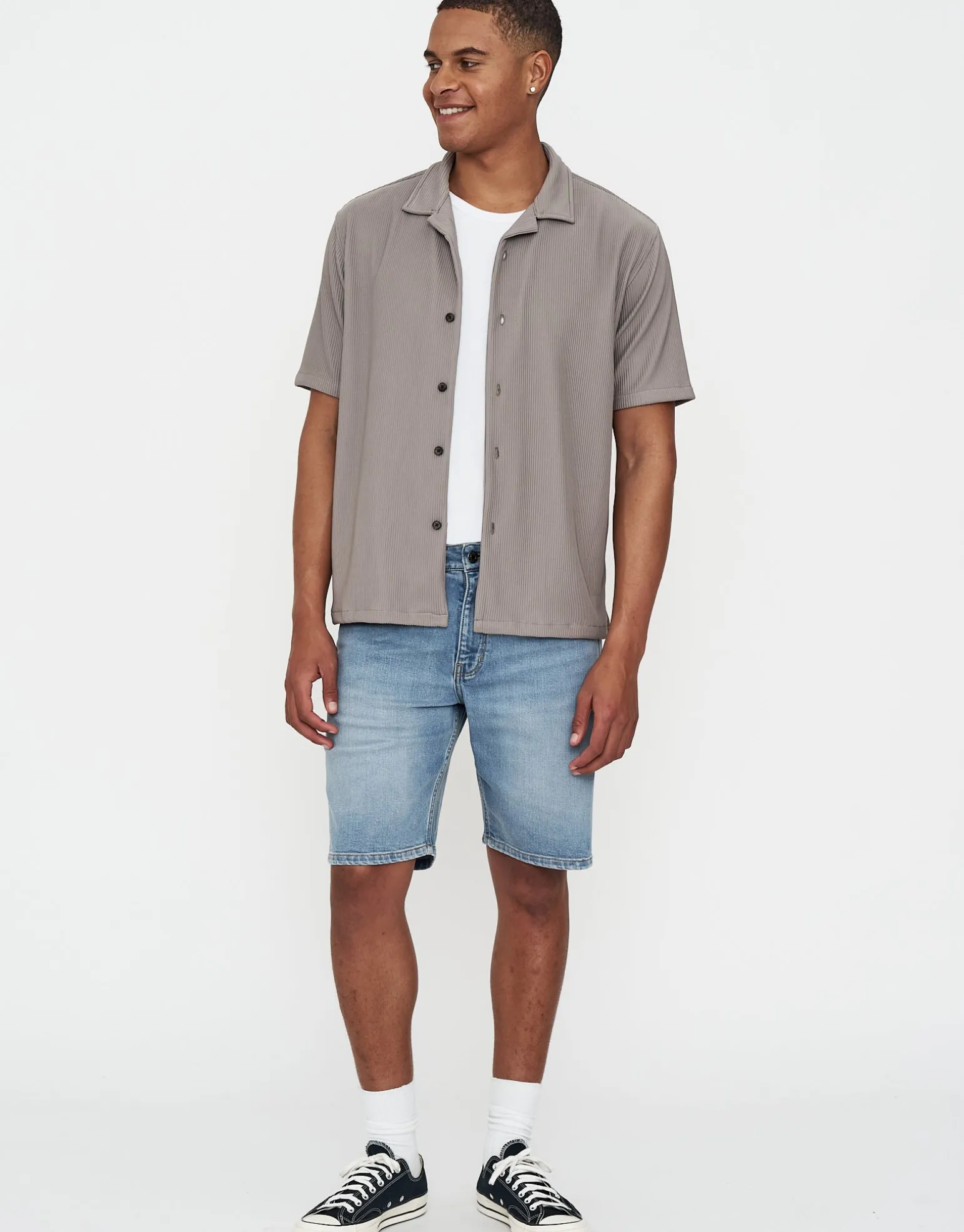 Plisse Pleated Relaxed Short Sleeve Shirt in Putty Grey