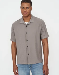 Plisse Pleated Relaxed Short Sleeve Shirt in Off White