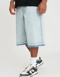 Raw Edge Denim Jort in Vintage Light Blue