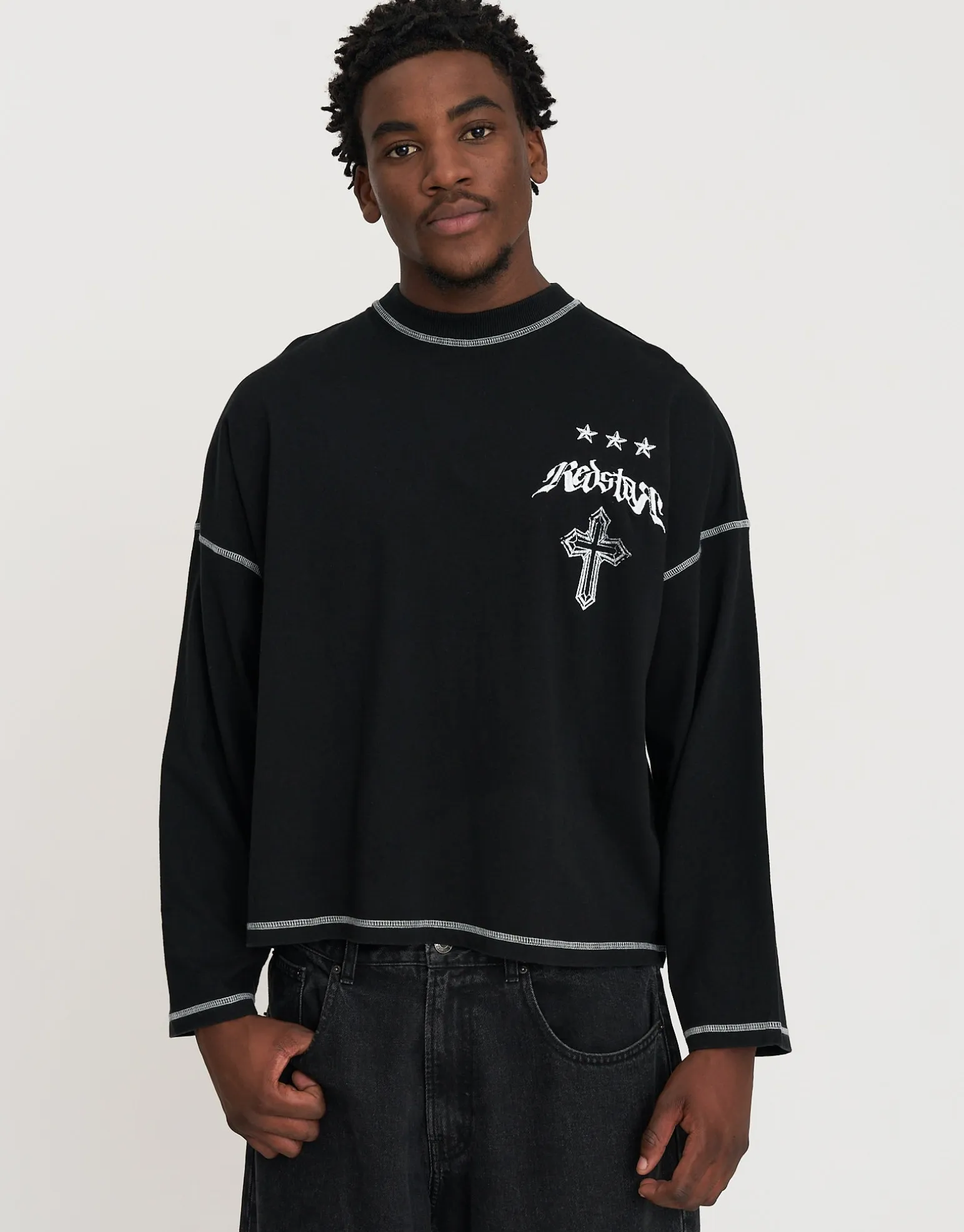Redstar Cropped Long Sleeve T Shirt in Black