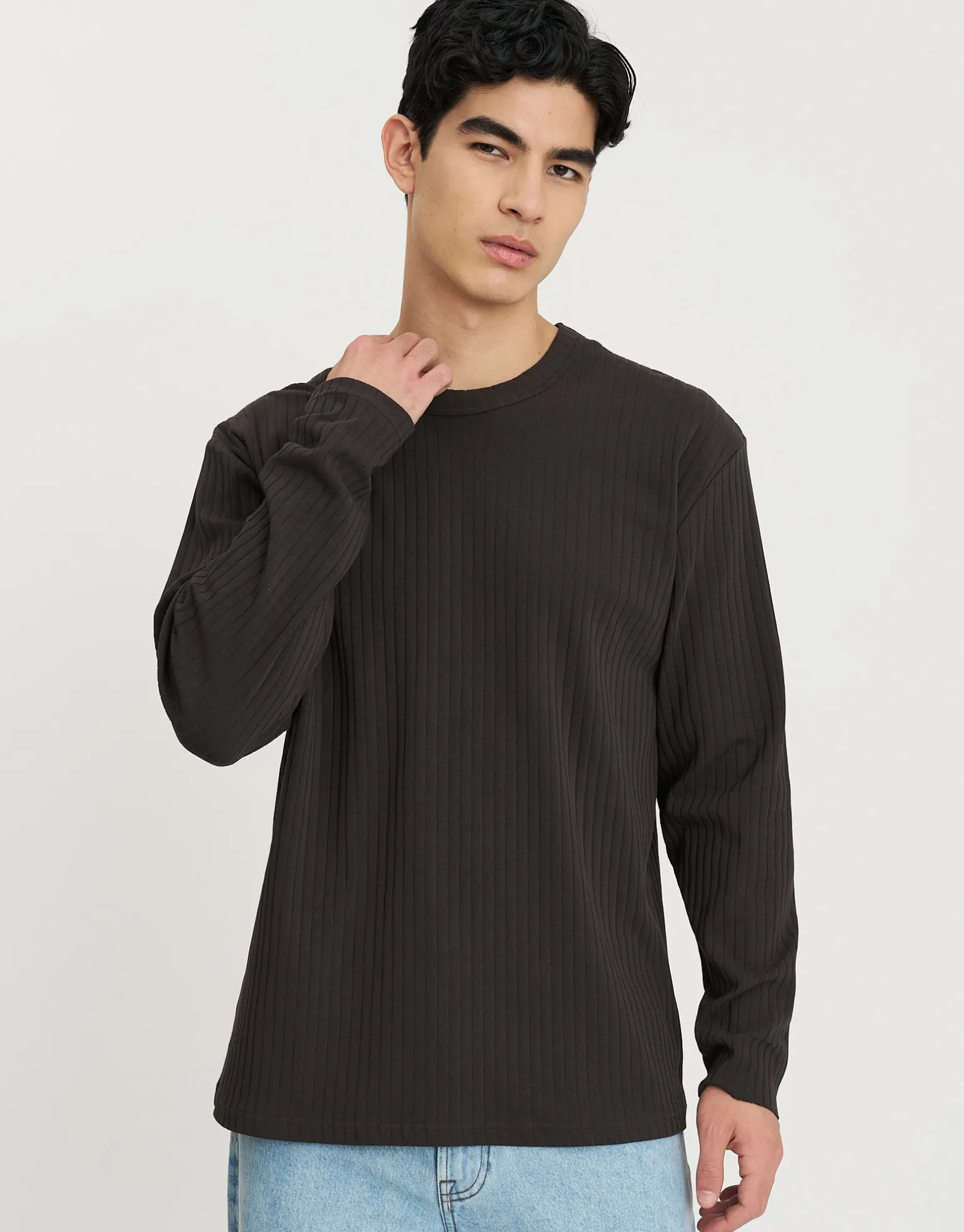 Ribbed Long Sleeve T-Shirt in Chocolate