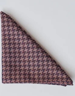 Roslyn Houndstooth Pocket Square in Burgundy