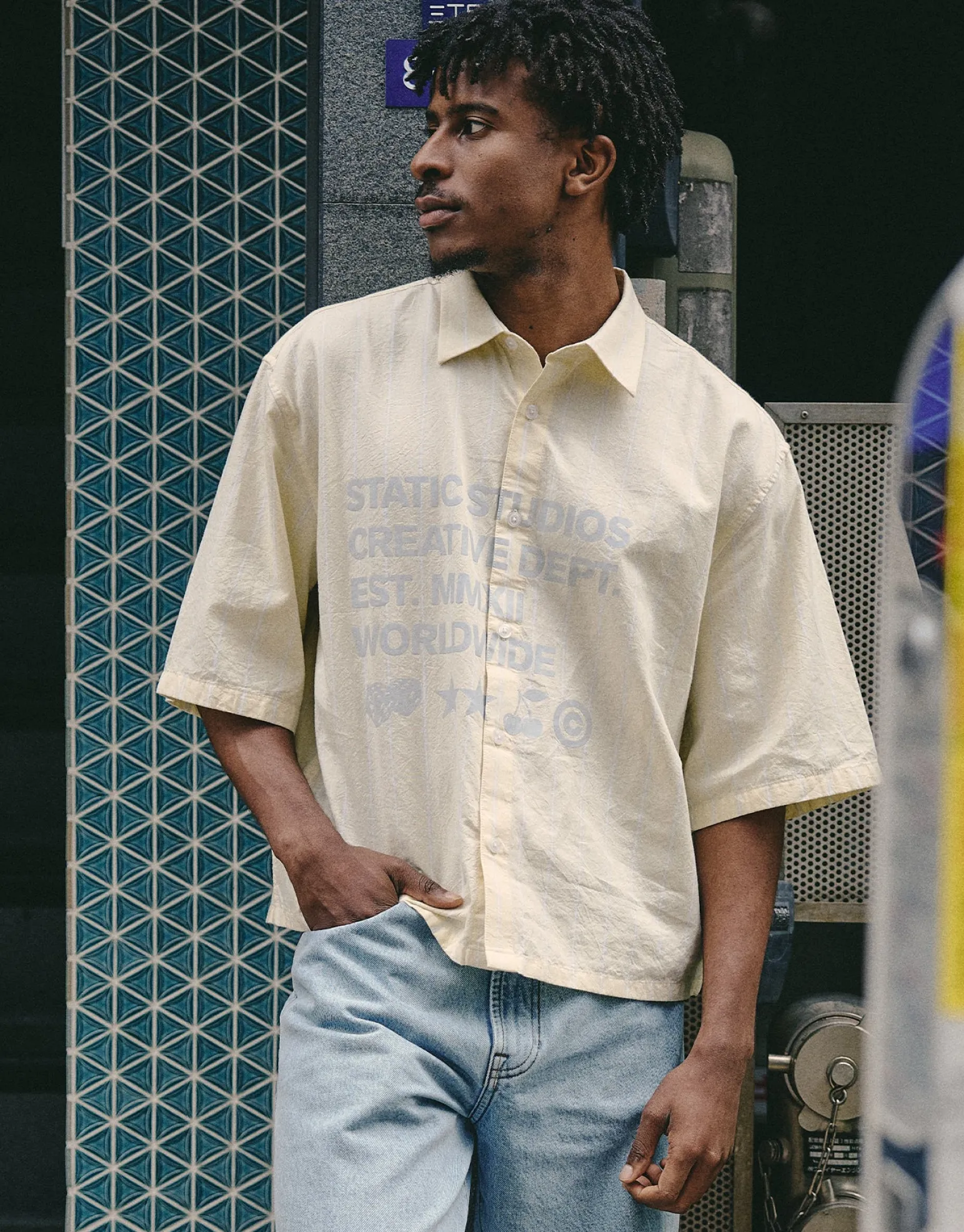 Stacked Stactic Printed Short Sleeve Shirt in Yellow/white
