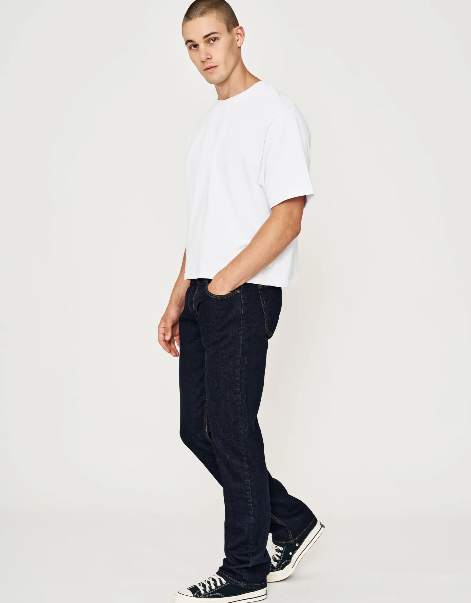 Straight Fit Jeans in Raw