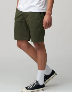 Stretch Chino Slim Fit Shorts in Sand