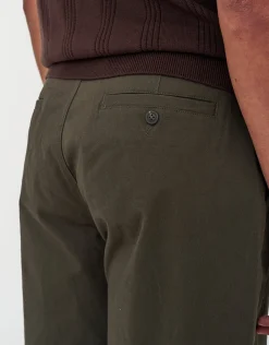 Stretch Chino Slim Fit Shorts in Forest Green