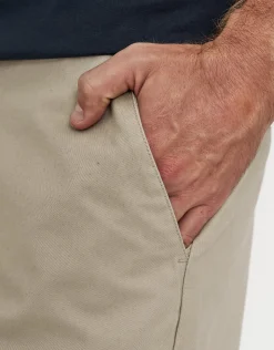 Stretch Chino Slim Fit Shorts in Black