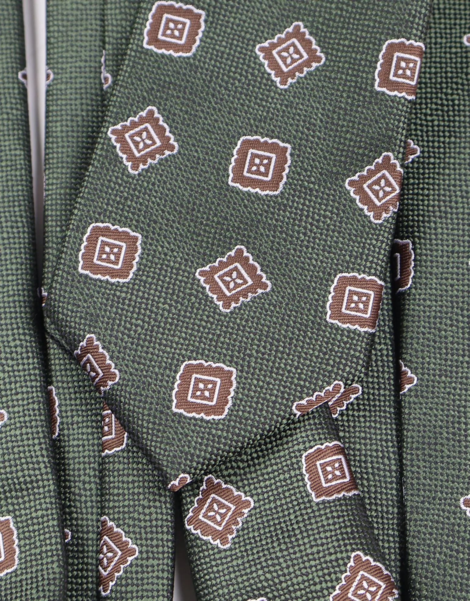 Sunflower Textured Slim Tie in Burgundy